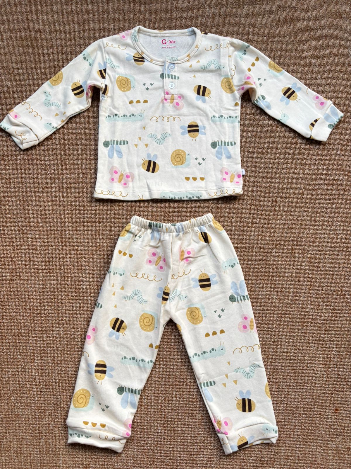 Piyama Anak Bee Garden Cream Long Sleeve Set - Image 2